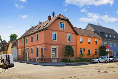 Foto - Haus zum Kaufen in Karlsruhe Hagsfeld 775.000,00 € 291 m²