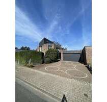 Haus zum Mieten in Kamp-Lintfort 1.500,00 € 180 m²