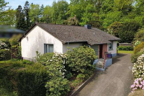Foto - Haus zum Kaufen in Hemmoor 135.000,00 € 115.5 m²