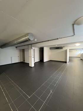 Foto - Halle in Fulda 700,00 € 180 m² - 700,00&nbsp;EUR Kaltmiete, ca.&nbsp; 180,00&nbsp;m&sup2;