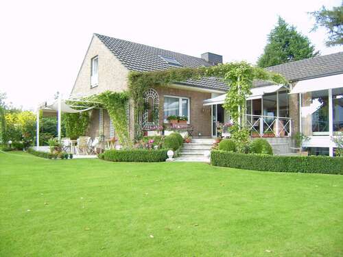 Foto - Haus zum Kaufen in Mönchengladbach Rheindahlen 599.000,00 € 187 m²
