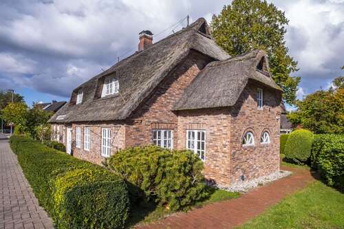 Foto - Haus zum Kaufen in Fahrdorf 560.000,00 € 280 m²