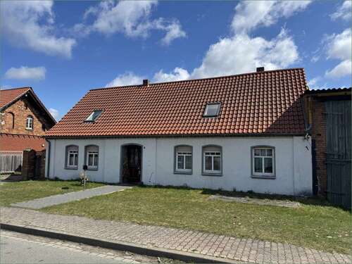Foto - Haus zum Kaufen in Klötze 69.000,00 € 110 m²