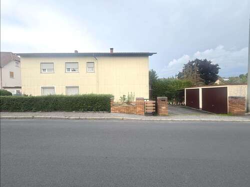 Foto - Haus zum Kaufen in Neustadt bei Coburg 160.000,00 € 200 m²