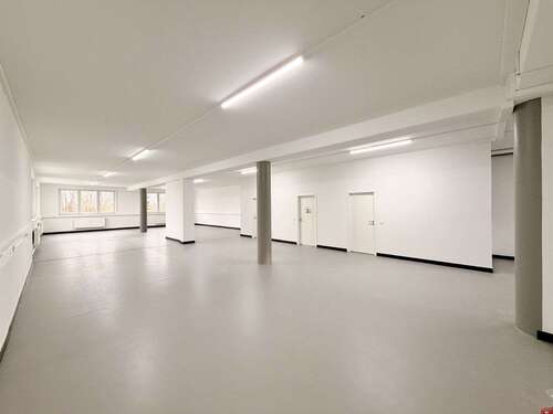 Foto - Halle in Waiblingen 1.500,00 € 214 m²
