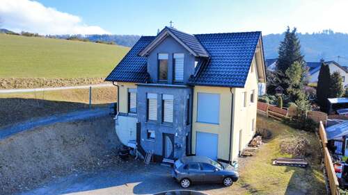 Foto - Haus zum Kaufen in Hilchenbach 310.000,00 € 183 m²