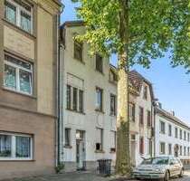 Haus zum Kaufen in Duisburg Hamborn 289.000,00 € 249 m² - Duisburg / Hamborn