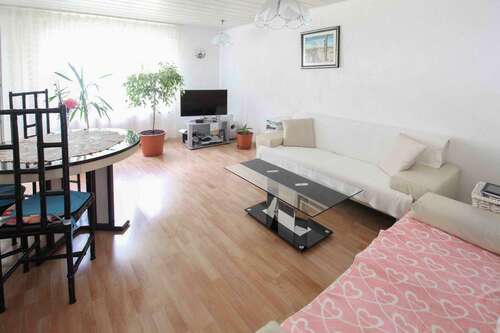 Foto - Wohnung zum Kaufen in Bad Urach 182.500,00 € 64 m²