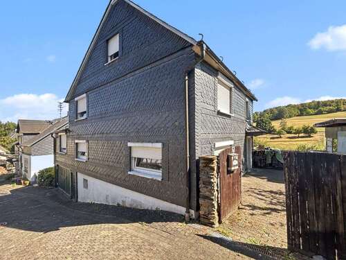 Foto - Haus zum Kaufen in Friedewald 95.000,00 € 148.54 m²