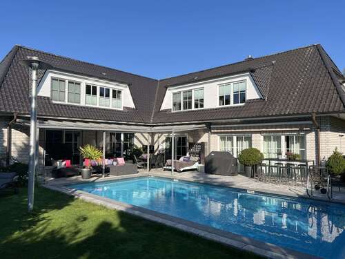 Foto - Haus zum Kaufen in Burgwedel 2.850.000,00 € 480 m²