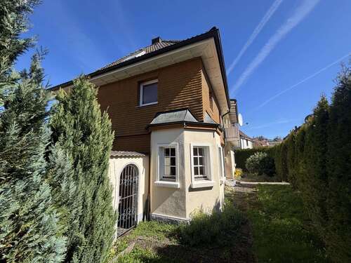 Foto - Haus zum Kaufen in Titisee-Neustadt 320.000,00 € 178 m²