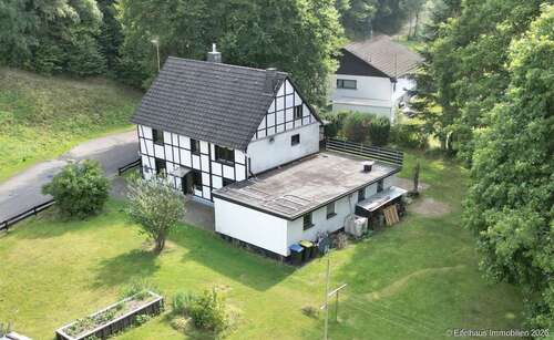 Foto - Haus zum Kaufen in Hellenthal Wiesen 196.000,00 € 182 m²