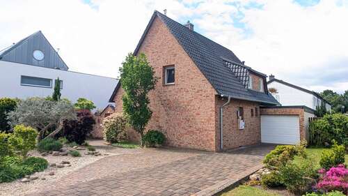 Foto - Haus zum Kaufen in Langenfeld 550.000,00 € 189 m²