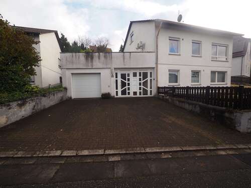 Foto - Haus zum Kaufen in Homburg 350.000,00 € 180 m²