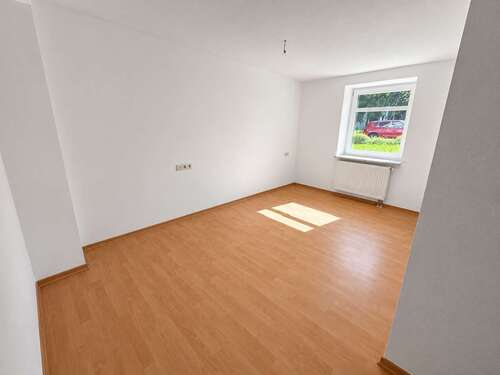 Foto - Wohnung zum Mieten in Limbach-Oberfrohna 340,00 € 50 m²