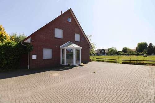 Foto - Haus zum Kaufen in Wolfsburg 385.000,00 € 227 m²