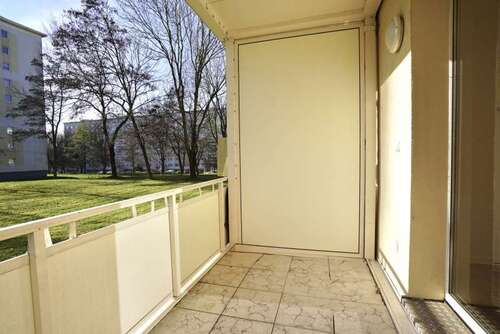 Foto - Wohnung zum Mieten in Chemnitz 302,34 € 50.39 m²