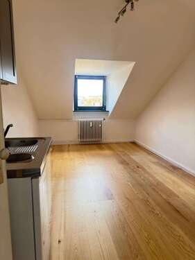 Foto - Wohnung zum Mieten in Bockenheim 370,00 € 15 m²