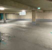 Garage zu vermieten in München 92,00 € 12.5 m²