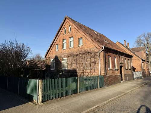 Foto - Haus zum Kaufen in Hannover 378.500,00 € 210 m²