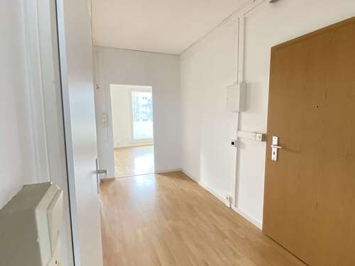 Foto - Wohnung zum Mieten in Halle 339,00 € 57.31 m²