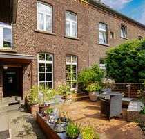 Haus zum Kaufen in Düsseldorf 1.490.000,00 € 262 m²