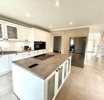 Haus zum Kaufen in Lingenfeld 650.000,00 € 187.17 m²