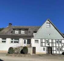 Haus zum Kaufen in Kirchhundem Heinsberg 110.000,00 € 196 m² - Kirchhundem / Heinsberg