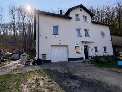 Foto - Haus zum Kaufen in Rödental Oeslau 195.000,00 € 151.98 m²