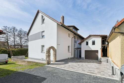 Foto - Haus zum Kaufen in Speichersdorf 675.000,00 € 310 m²