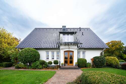 Foto - Haus zum Kaufen in Meinerzhagen 599.000,00 € 225 m²