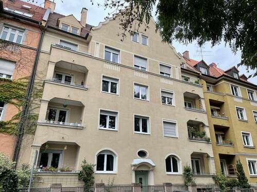 Foto - Haus zum Kaufen in Augsburg 2.690.000,00 € 820.36 m²