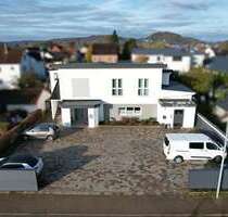 Haus zum Kaufen in Lauenförde 390.000,00 € 386 m²