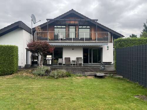 Foto - Haus zum Mieten in Niederkassel 2.400,00 € 180 m²