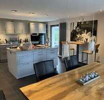 Haus zum Mieten in Niederkassel 2.400,00 € 180 m²