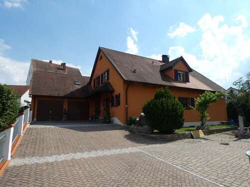 Foto - Haus zum Kaufen in Wilburgstetten 591.000,00 € 198 m²