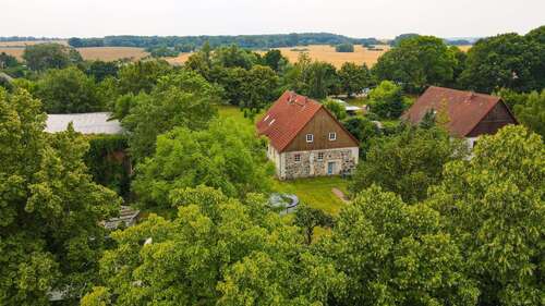 Foto - Haus zum Kaufen in Möllenhagen 329.000,00 € 320 m²