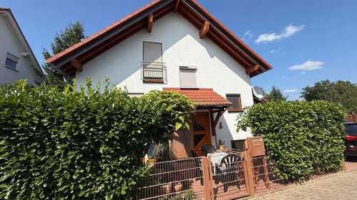 Foto - Haus zum Kaufen in Groß-Zimmern 649.000,00 € 220 m²