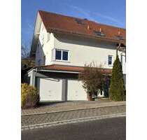 Haus zum Kaufen in Niefern-Öschelbronn 679.000,00 € 193 m²