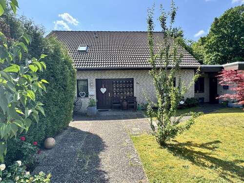 Foto - Haus zum Kaufen in Burgwedel 566.650,00 € 304 m²