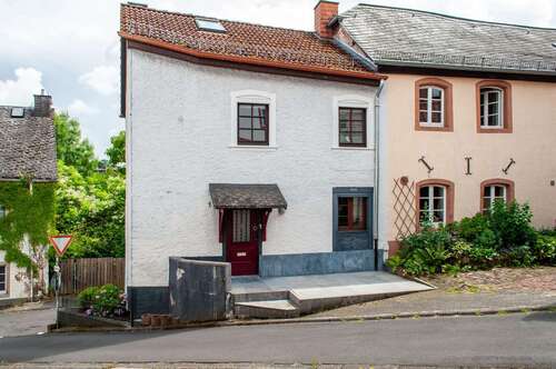 Foto - Haus zum Kaufen in Mürlenbach 85.000,00 € 74 m²