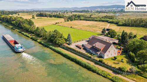 Foto - Haus zum Kaufen in Lübbecke-Gehlenbeck 475.000,00 € 500 m²