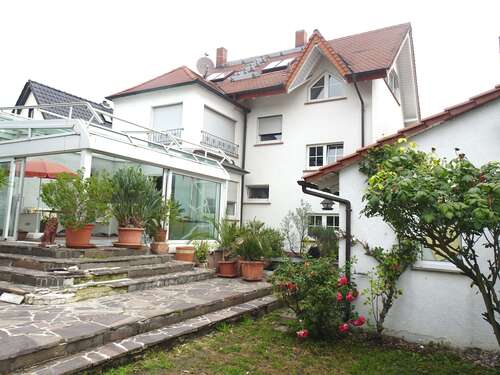 Foto - Haus zum Kaufen in Hofheim 690.000,00 € 201 m²