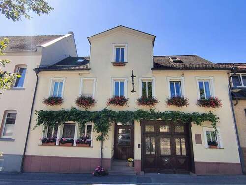 Foto - Haus zum Kaufen in Eltville am Rhein Erbach (Rheingau) 690.000,00 € 266 m²