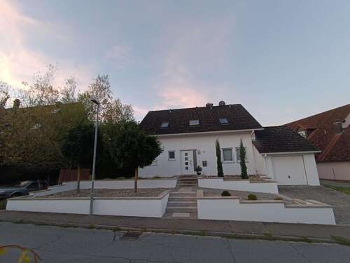 Foto - Haus zum Kaufen in Remchingen 759.000,00 € 146 m²