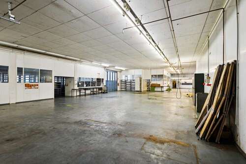 Foto - Spezialgewerbe in Althengstett 1.300.000,00 € 1866.51 m²