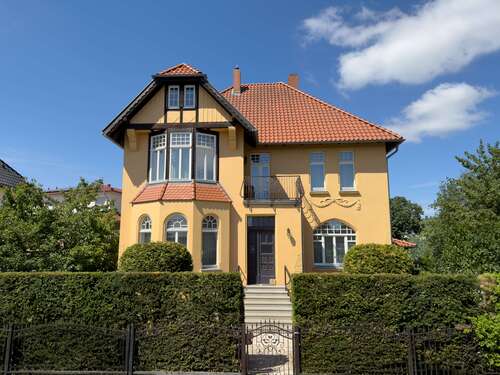 Foto - Haus zum Kaufen in Lehrte 1.090.000,00 € 228 m²
