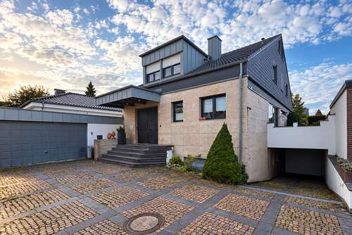 Foto - Haus zum Kaufen in Hennef 795.000,00 € 300 m²