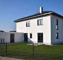 Haus zum Mieten in Neukieritzsch 2.700,00 € 200 m²