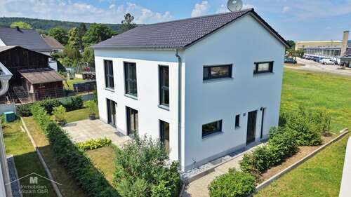 Foto - Haus zum Kaufen in Berching 675.000,00 € 147.35 m²